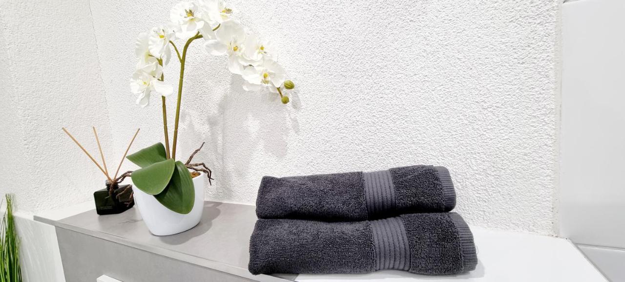 New Modern Selfcheckin Publicfreeparking Highspeed Wifi Kingsizebed * Baden-Baden